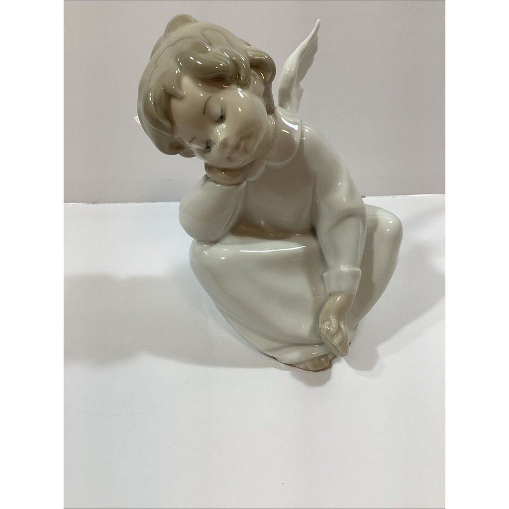 Lladro Angel Dreaming 1977 Figurine Porcelain SKU # 1521
